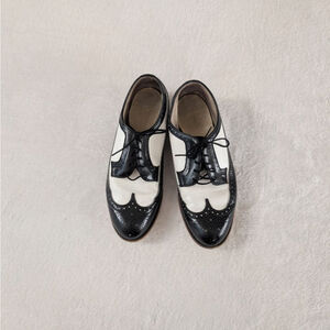 Hyde Vintage Black & White Wingtaill Bowling Oxfords Shoes - Size 8